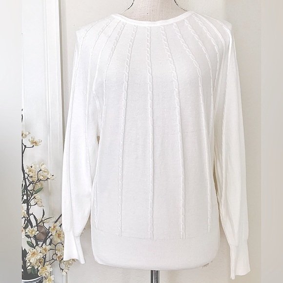 TAHARI Off-white Sweater w/ Ascend Stitching - Picture 1 of 12